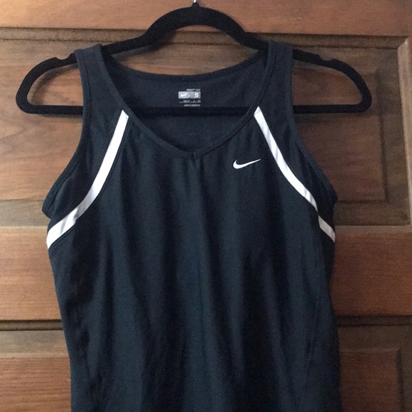 FINAL! Must go by 8/15 Nike FitDry tank - Picture 1 of 2